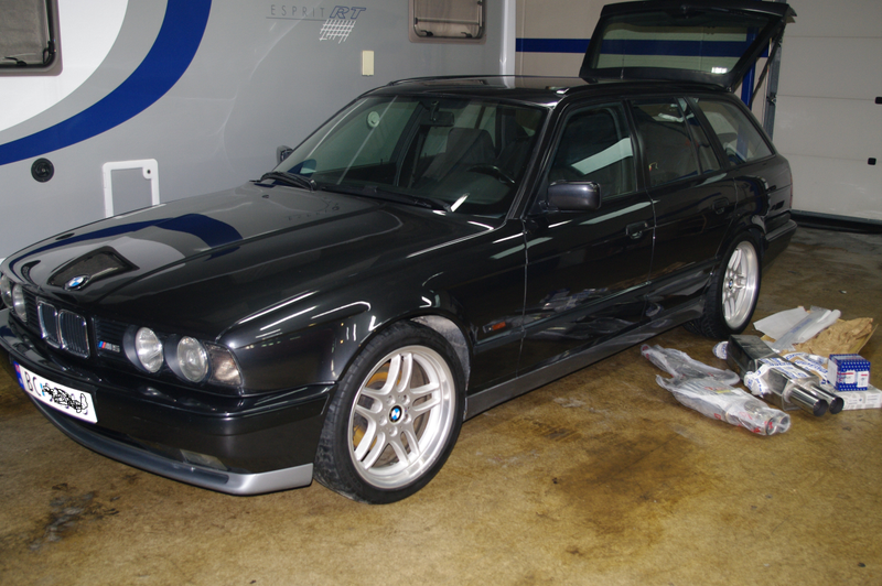 Illustration for article titled Wagon BMW Wednesday?